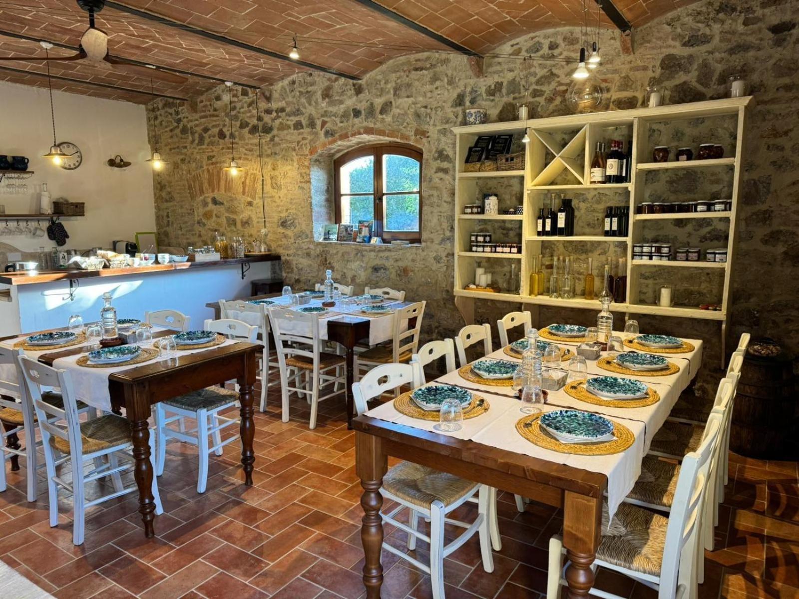Agriturismo La Peschiera Casole d'Elsa Bagian luar foto